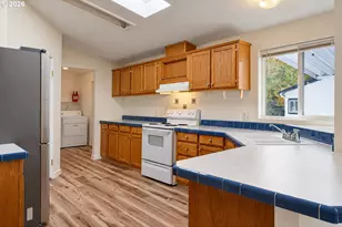 10400 SE Cook Ct, Milwaukie, OR 97222 - Photo 9