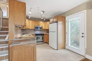 133 W Beacon Hill Dr, Longview, WA 98632 - Photo 9