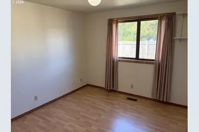 1544 E Chamberlain Ave, Cottage Grove, OR 97424 - Photo 21