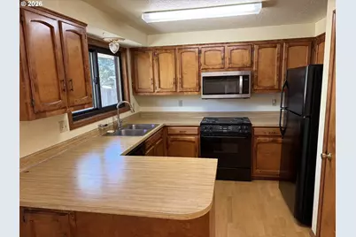 1544 E Chamberlain Ave, Cottage Grove, OR 97424 - Photo 11