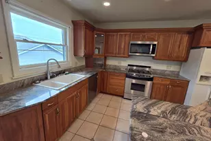 1352 SE Cobb St, Roseburg, OR 97470 - Photo 9