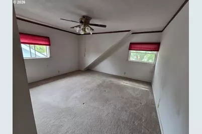 1352 SE Cobb St, Roseburg, OR 97470 - Photo 25