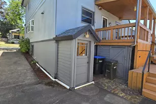 1352 SE Cobb St, Roseburg, OR 97470 - Photo 35