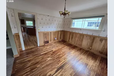 1352 SE Cobb St, Roseburg, OR 97470 - Photo 13
