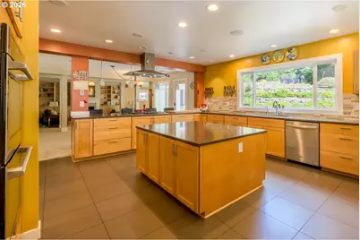 1334 SW 57th Ave, Portland, OR 97221 - Photo 9
