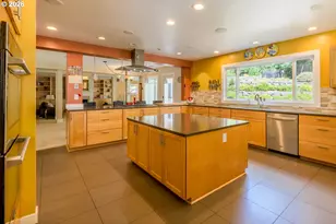 1334 SW 57th Ave, Portland, OR 97221 - Photo 9