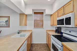 147 SE 9th Ave, Hillsboro, OR 97123 - Photo 11