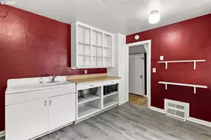 1017 SW Grover St, Portland, OR 97239 - Photo 11
