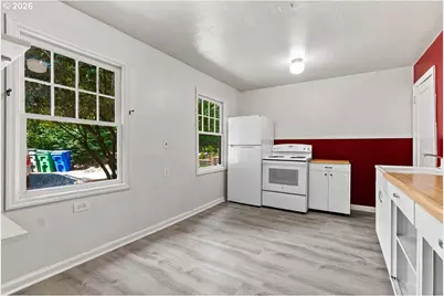 1017 SW Grover St, Portland, OR 97239 - Photo 7