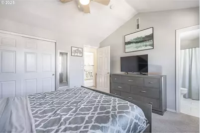 4852 Chameleon Ct NE, Salem, OR 97305 - Photo 17