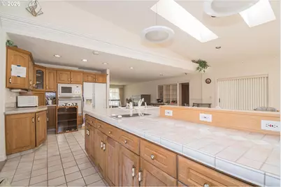 13212 SE Lucille St, Happy Valley, OR 97086 - Photo 15