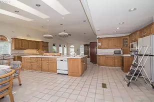 13212 SE Lucille St, Happy Valley, OR 97086 - Photo 11
