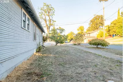 753 SE Haynes Ave, Roseburg, OR 97470 - Photo 27