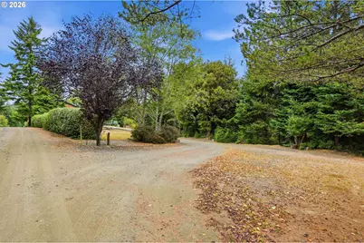 69247 Joshua Ln, North Bend, OR 97459 - Photo 47