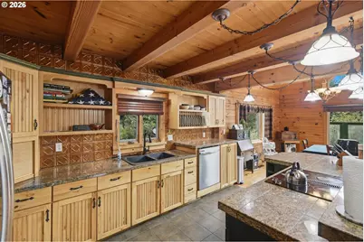 69247 Joshua Ln, North Bend, OR 97459 - Photo 11
