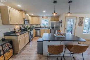 2318 8th St, Springfield, OR 97477 - Photo 5