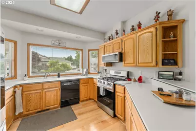 371 NW Rachel Lynn Way, Roseburg, OR 97471 - Photo 9