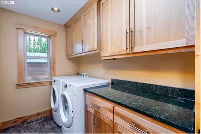 124323 Teatable Ct, Crescent Lake, OR 97733 - Photo 17