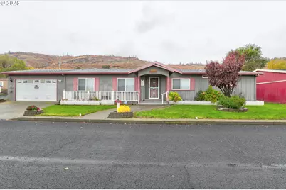 950 Pomona St #184, The Dalles, OR 97058 - Photo 1