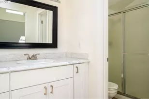 4684 SW Comus Pl, Portland, OR 97219 - Photo 21
