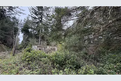 93757 Nabb Ln, North Bend, OR 97459 - Photo 11