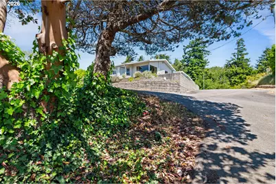 63533 Flanagan Rd, Coos Bay, OR 97420 - Photo 9