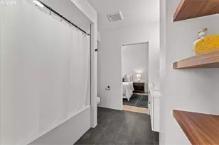 2264 SE Division St, Portland, OR 97202 - Photo 15