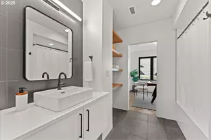 2264 SE Division St, Portland, OR 97202 - Photo 17