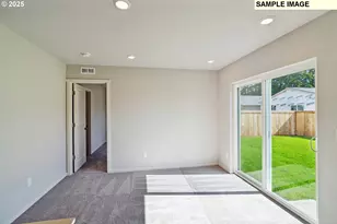 5719 Bainbridge Rd, Eugene, OR 97402 - Photo 9