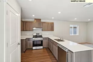 5719 Bainbridge Rd, Eugene, OR 97402 - Photo 3