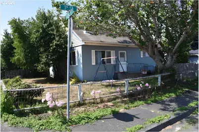 126 3rd St, Myrtle Point, OR 97458 - Photo 3
