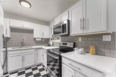 9009 N New York Ave, Portland, OR 97203 - Photo 9