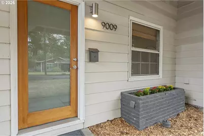 9009 N New York Ave, Portland, OR 97203 - Photo 3