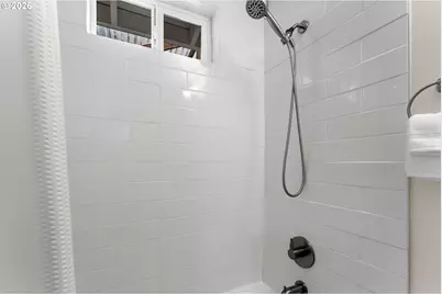 9009 N New York Ave, Portland, OR 97203 - Photo 17