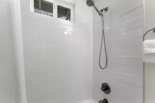 9009 N New York Ave, Portland, OR 97203 - Photo 17