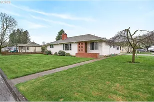 1345 NE 9th St, McMinnville, OR 97128 - Photo 3