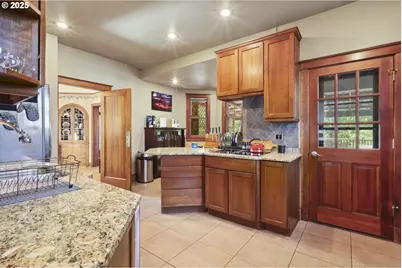 529 W 3rd Pl, The Dalles, OR 97058 - Photo 21