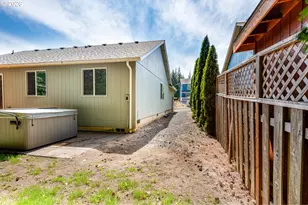 1212 SW Pioneer Dr, Willamina, OR 97396 - Photo 9