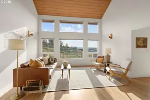 704 NW 3rd Dr, Pendleton, OR 97801 - Photo 3