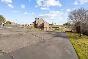 704 NW 3rd Dr, Pendleton, OR 97801 - Photo 29