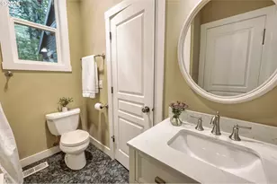 6039 SW Haines (Quiet Part) St, Portland, OR 97219 - Photo 35