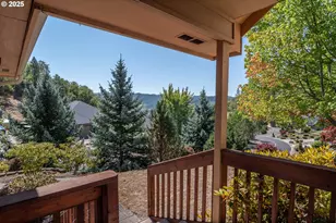 1592 NE Rocky Dr, Roseburg, OR 97470 - Photo 31