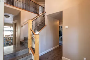 1592 NE Rocky Dr, Roseburg, OR 97470 - Photo 3