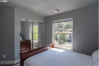 1592 NE Rocky Dr, Roseburg, OR 97470 - Photo 21