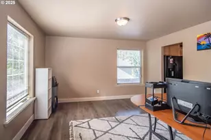 1592 NE Rocky Dr, Roseburg, OR 97470 - Photo 13