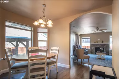 1592 NE Rocky Dr, Roseburg, OR 97470 - Photo 9