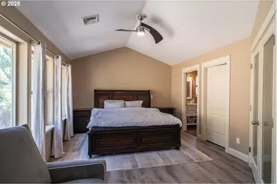 1592 NE Rocky Dr, Roseburg, OR 97470 - Photo 25