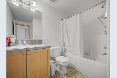 3233 SE 122 #D, Portland, OR 97236 - Photo 17