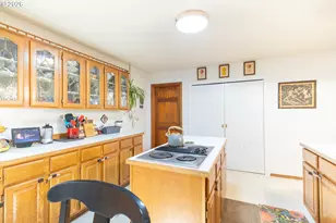 10413 S E St, Island City, OR 97850 - Photo 3