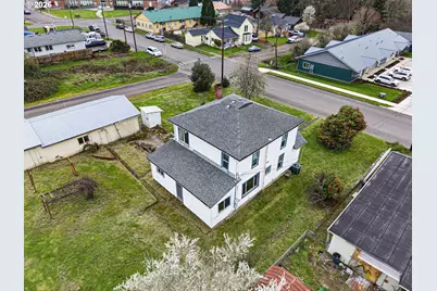 106 S Main St, Drain, OR 97435 - Photo 9
